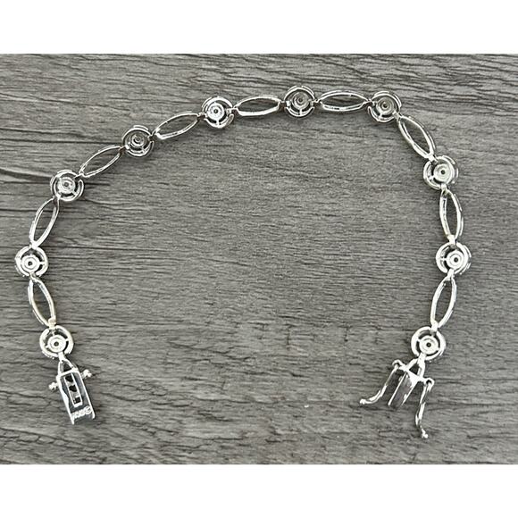 Lovely Silver Tone/Diamond Chips Sonya Hou Bracelet. Fits 6 1/2 Wrist - Picture 7 of 8